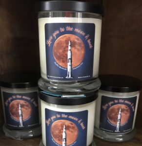 love you to the moon candle
