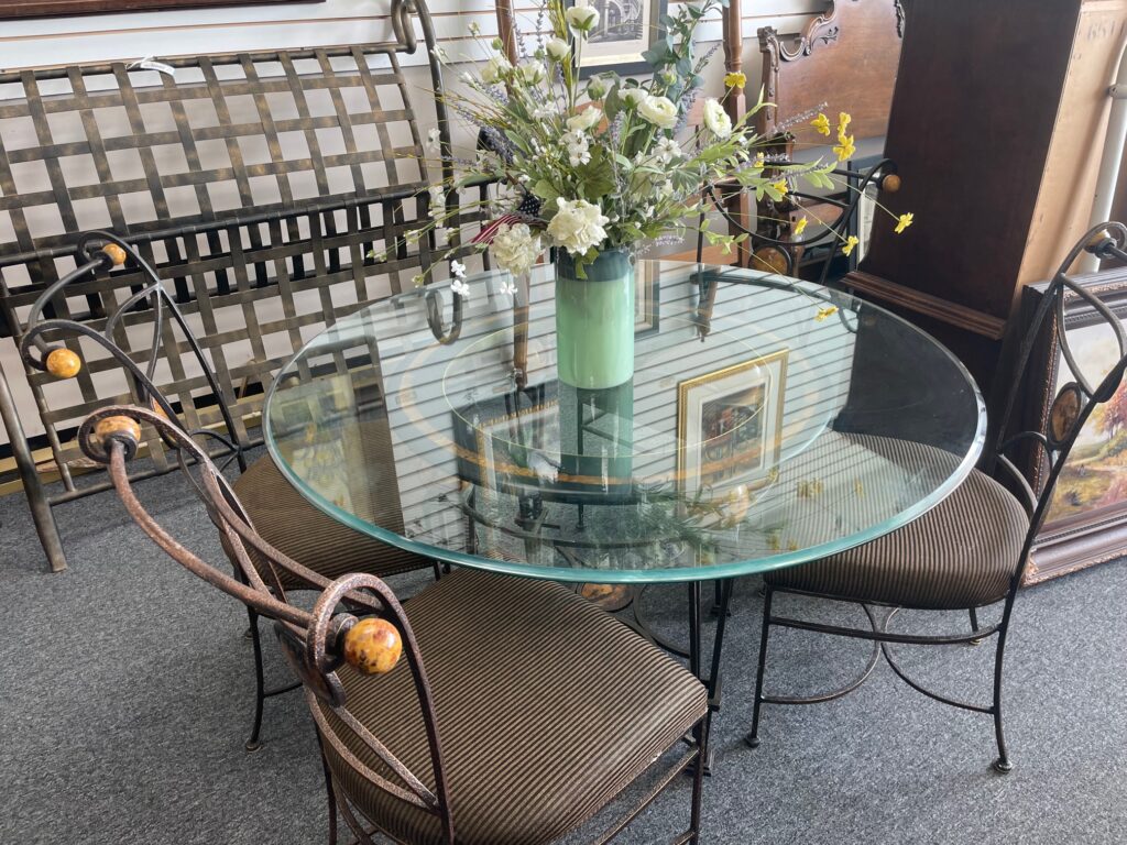 round glass top table